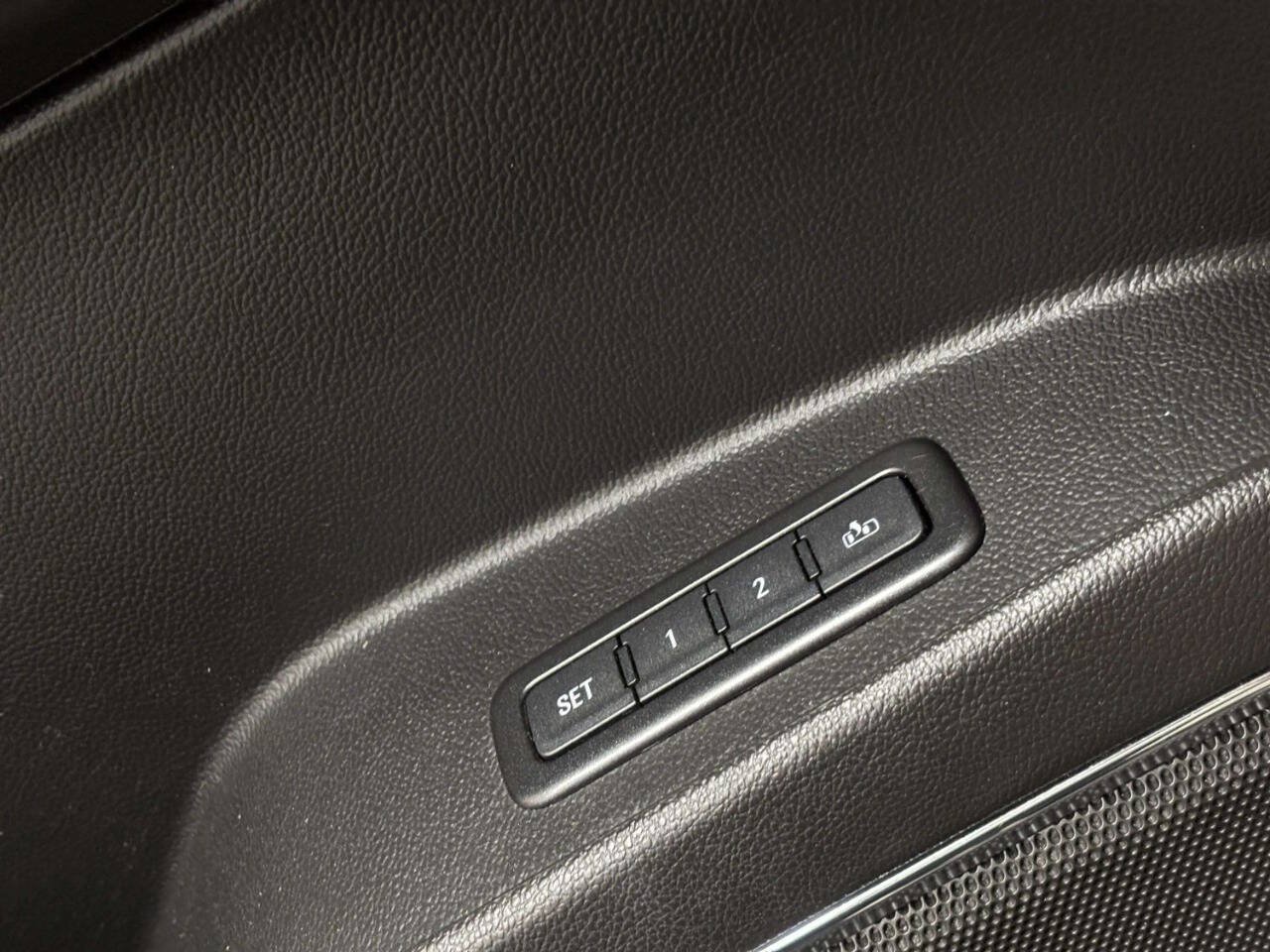 Used 2018 Chevrolet Tahoe LT AWD/4WD image 29