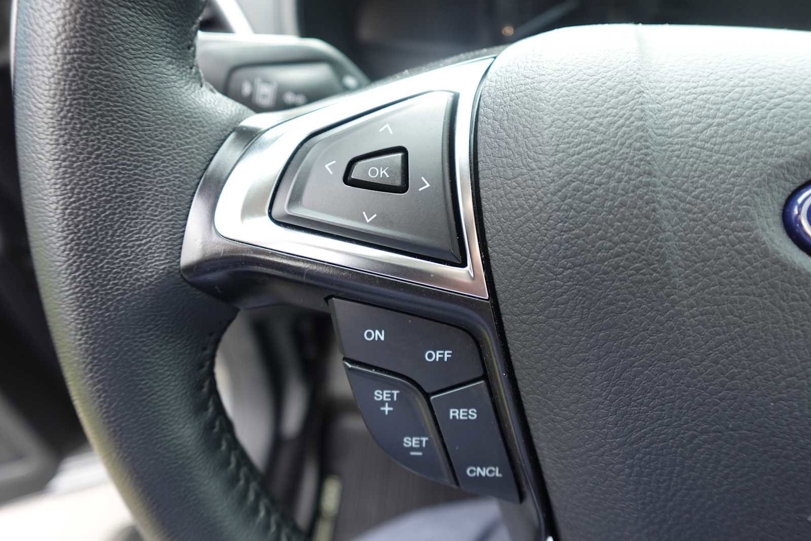 Used 2024 Ford Edge SEL AWD/4WD image 16