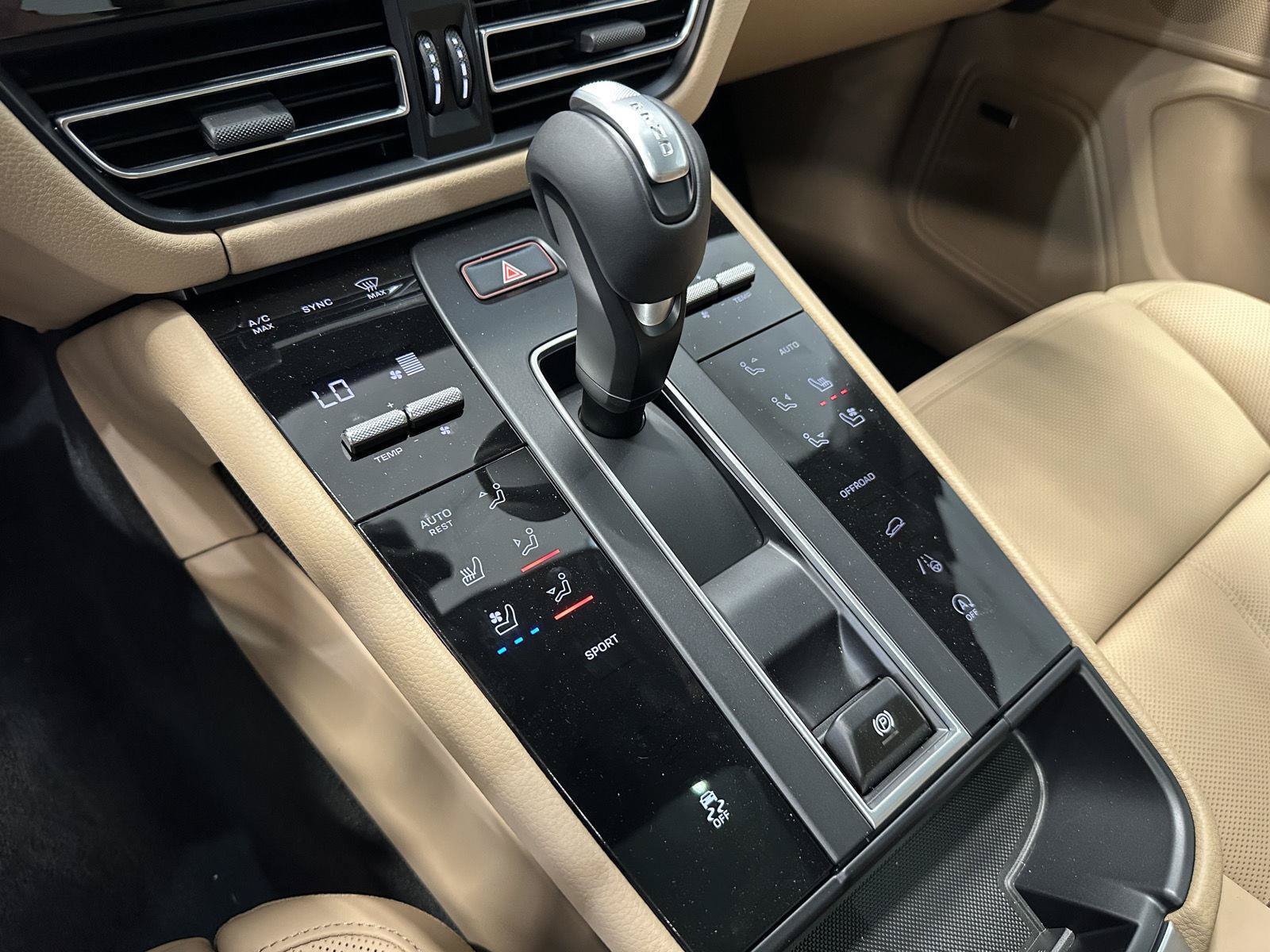 New 2026 Porsche Macan AWD/4WD image 31