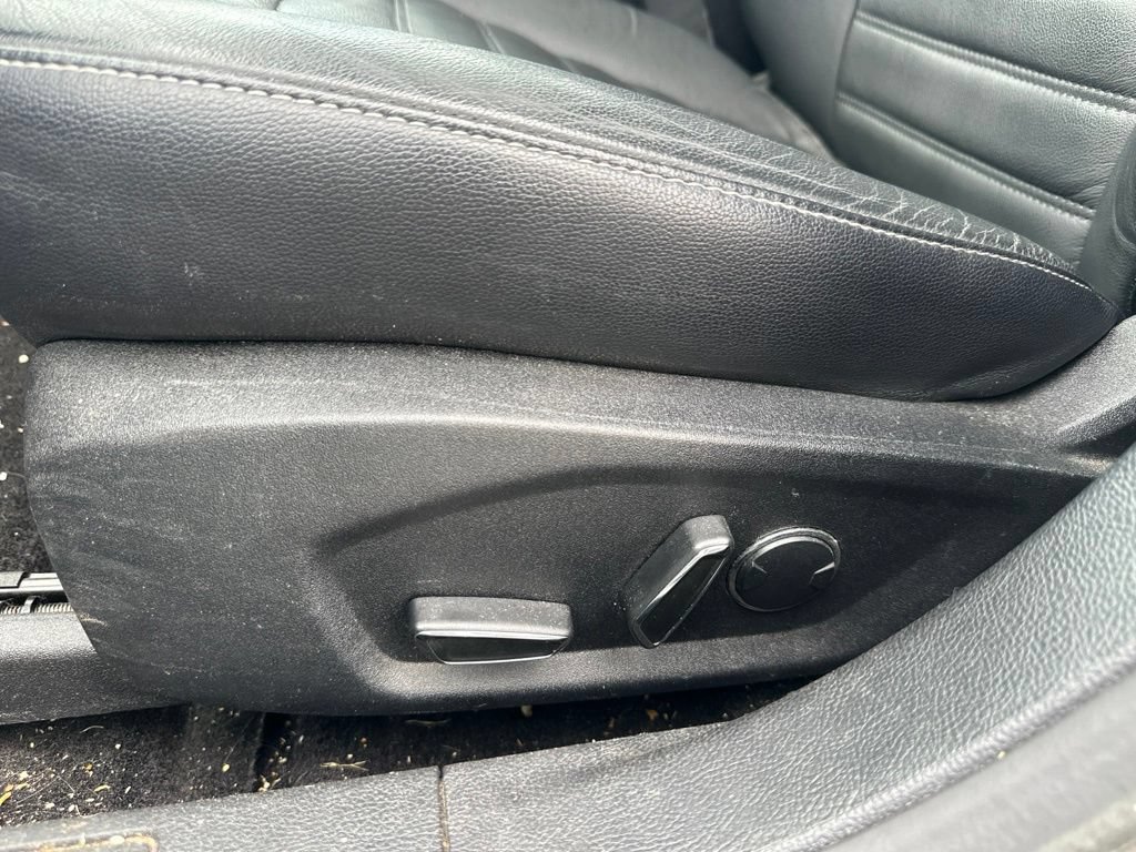 Used 2018 Ford Fusion SE w/ Equipment Group 602A FWD image 17