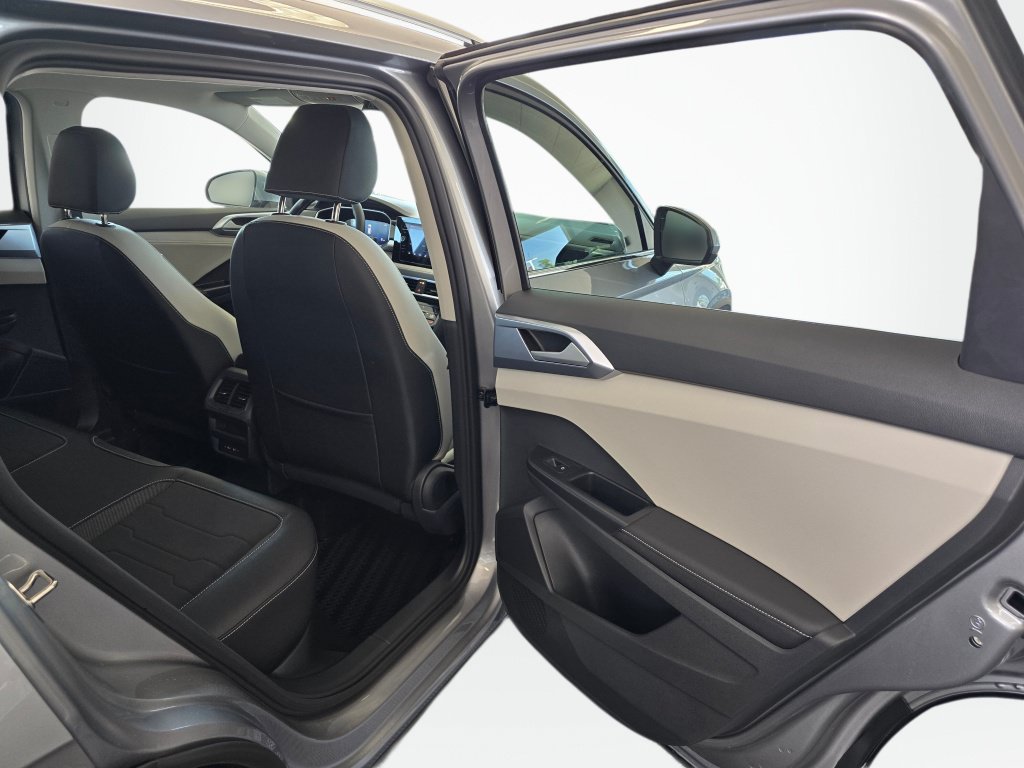 New 2026 Volkswagen Taos SE AWD/4WD image 37