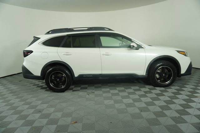 Used 2020 Subaru Outback Premium image 8