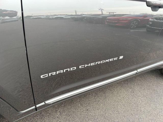 Used 2025 Jeep Grand Cherokee L Summit image 6