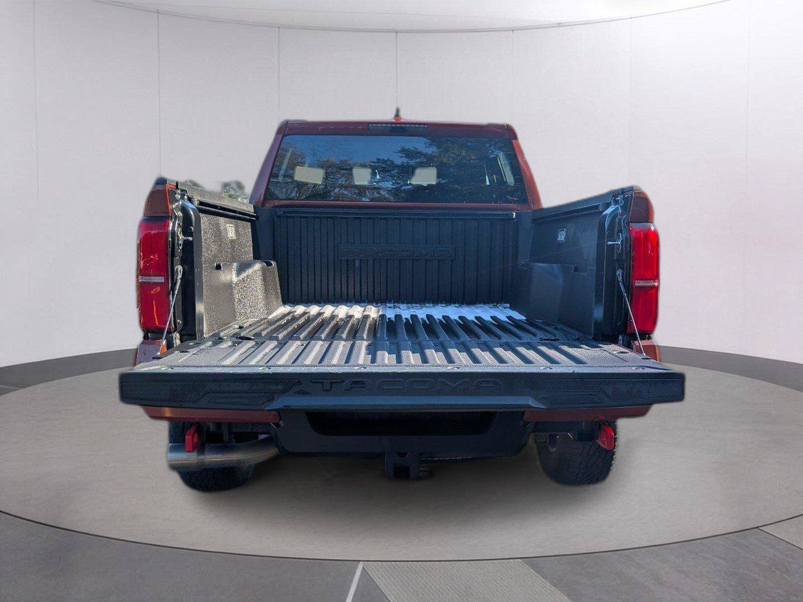 Used 2025 Toyota Tacoma TRD Off-Road AWD/4WD image 5
