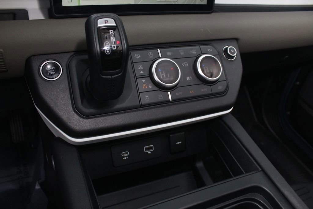 Used 2022 Land Rover Defender 110 SE AWD/4WD image 15