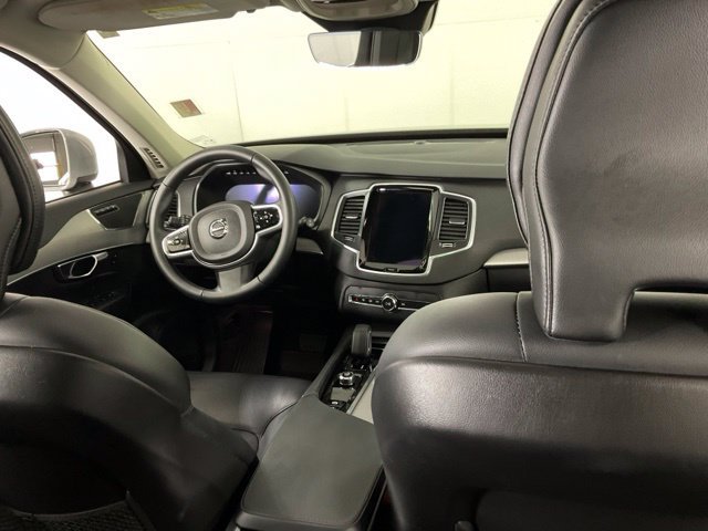 Certified 2025 Volvo XC90 B5 Core w/ Protection Package Premier AWD/4WD image 16
