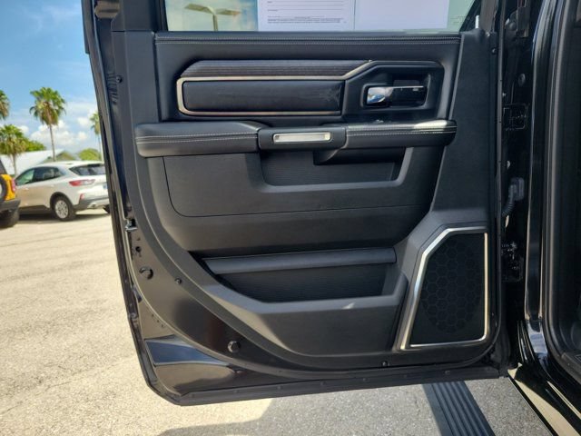 Used 2022 RAM 2500 Limited w/ Towing Technology Group AWD/4WD image 16