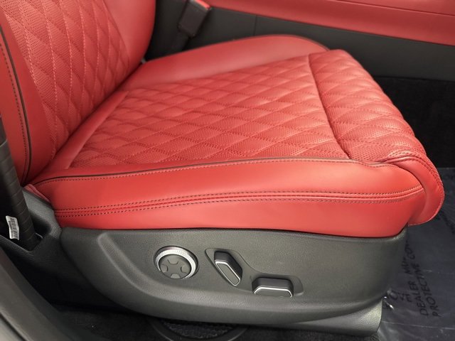 Used 2025 Genesis GV70 3.5T Sport w/ Sport Advanced Package image 66