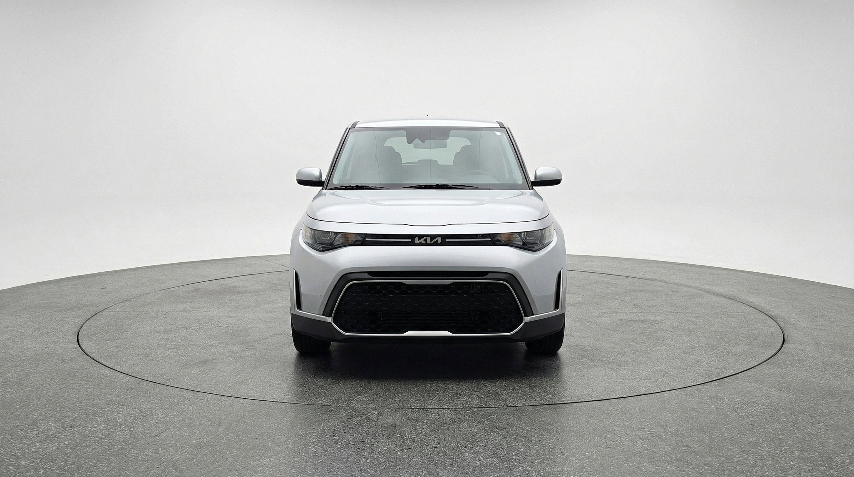 Used 2025 Kia Soul LX w/ LX Technology Package image 2