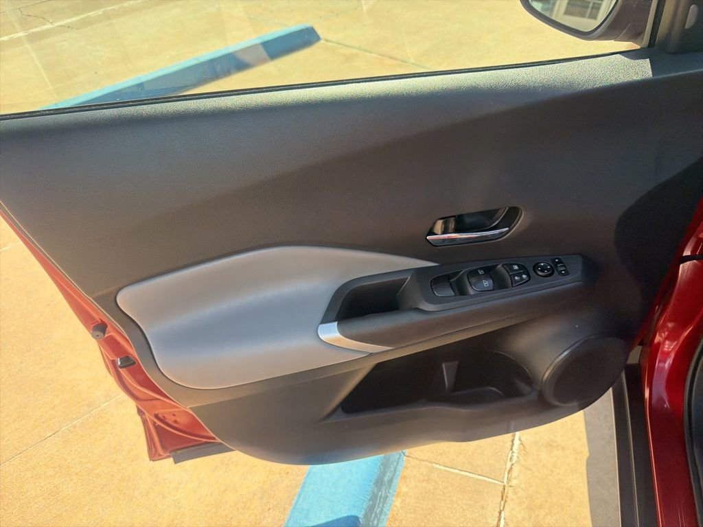 Used 2024 Nissan Kicks SR w/ SR Premium Package FWD image 6