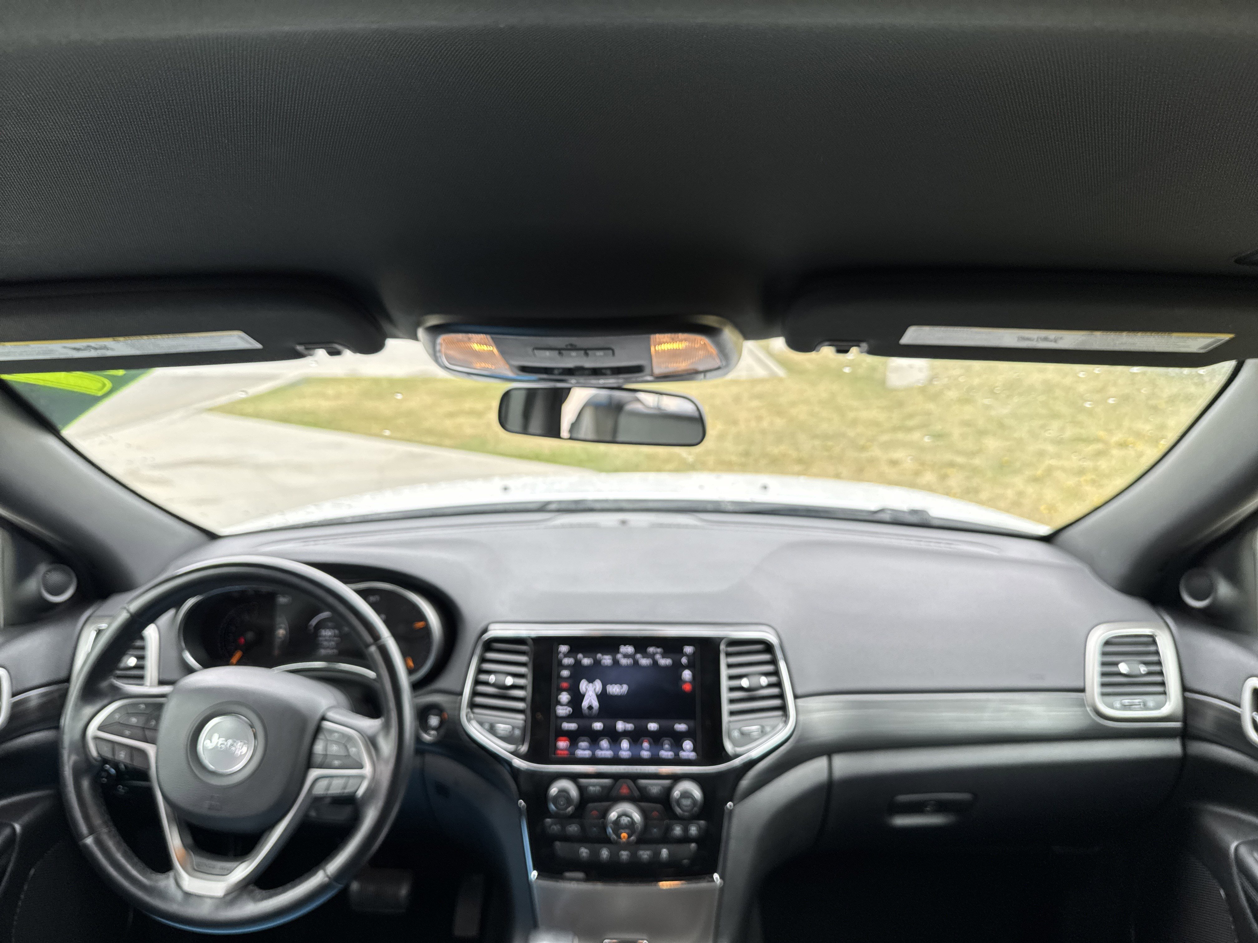 Used 2021 Jeep Grand Cherokee Laredo X image 18