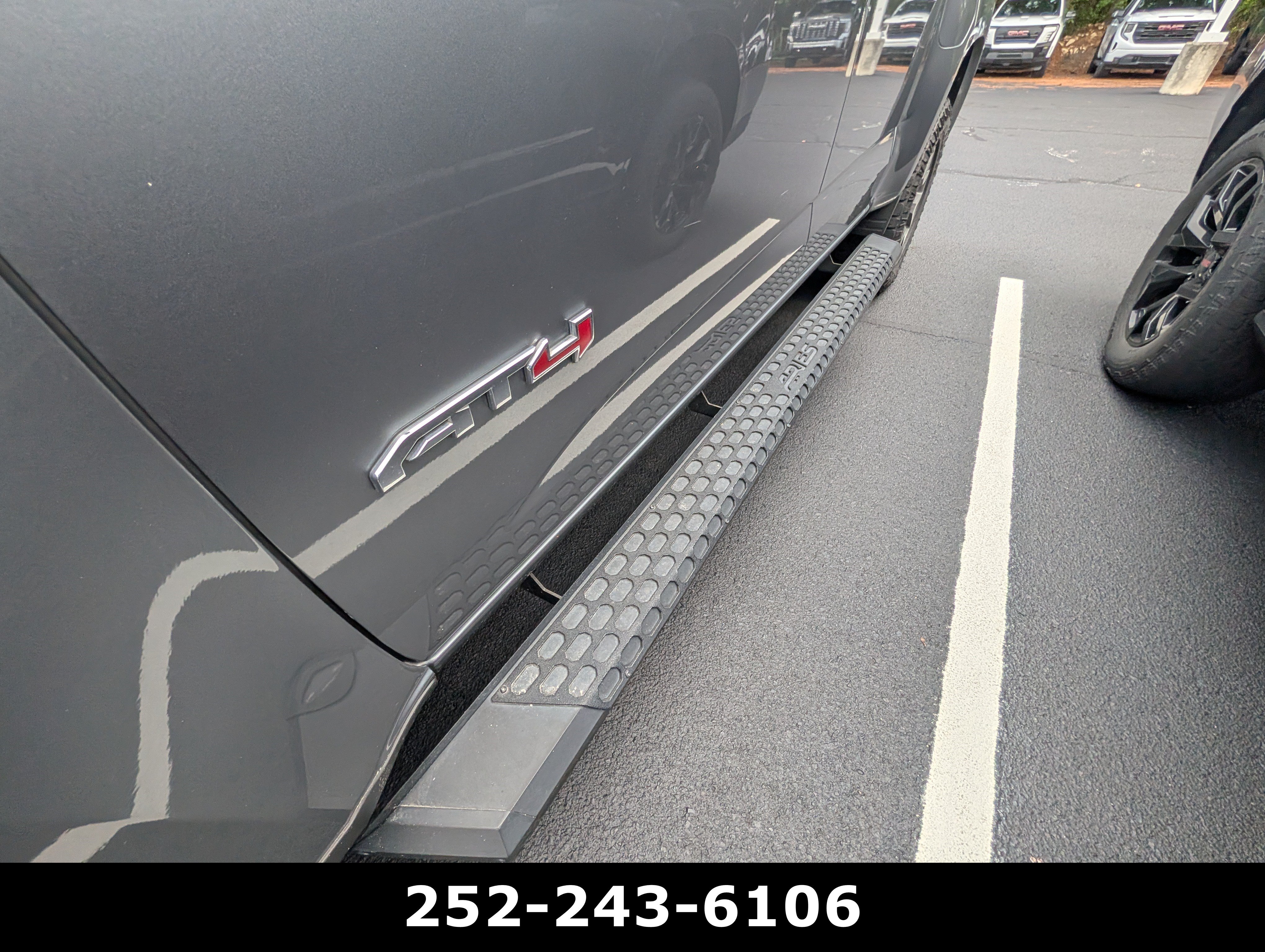 Used 2022 GMC Canyon AT4 w/ Trailering Package AWD/4WD image 10