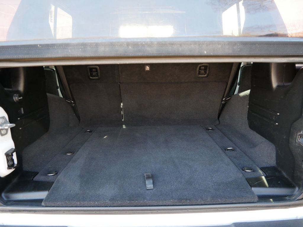 Used 2018 Jeep Wrangler Unlimited Sahara image 10