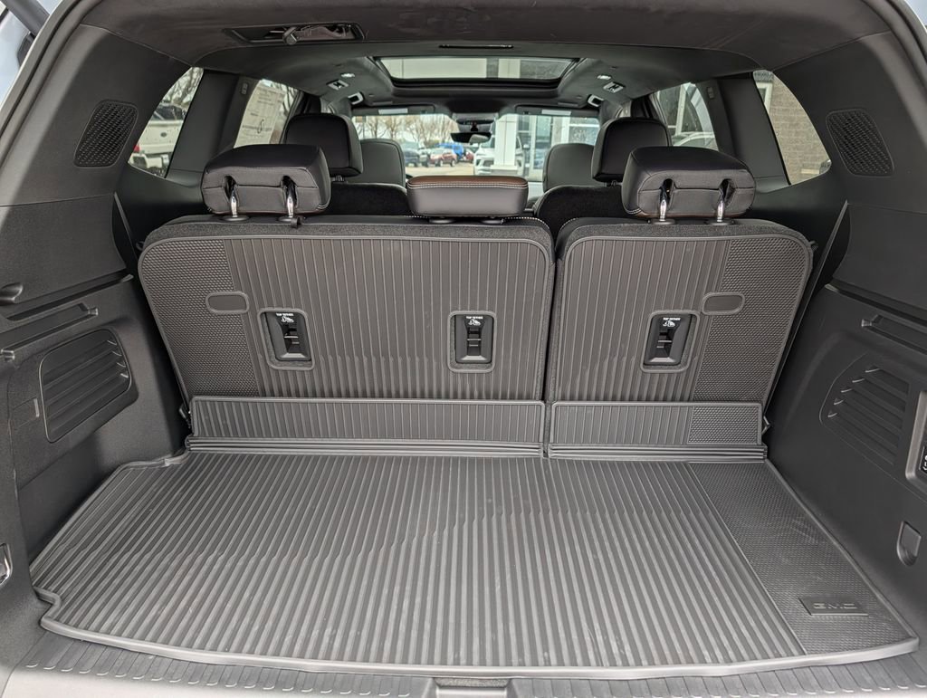 New 2026 GMC Acadia Denali Ultimate w/ LPO, Floor Liner Package AWD/4WD image 29