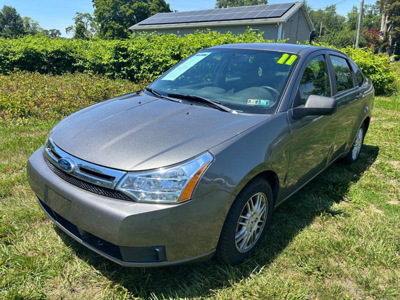 Used 2011 Ford Focus SE w/ 201A Rapid Spec Order Code FWD image 1