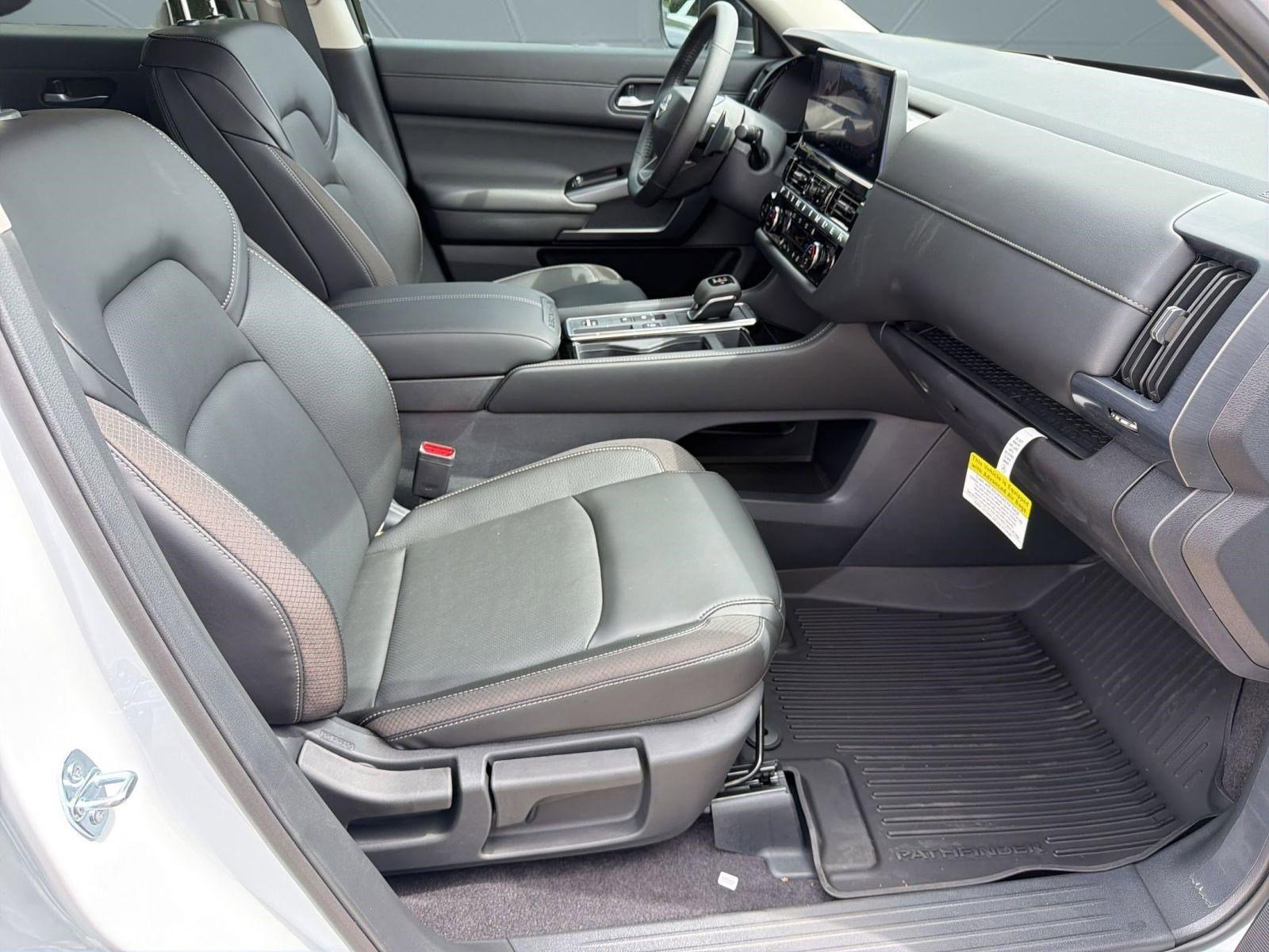 New 2026 Nissan Pathfinder SL image 29