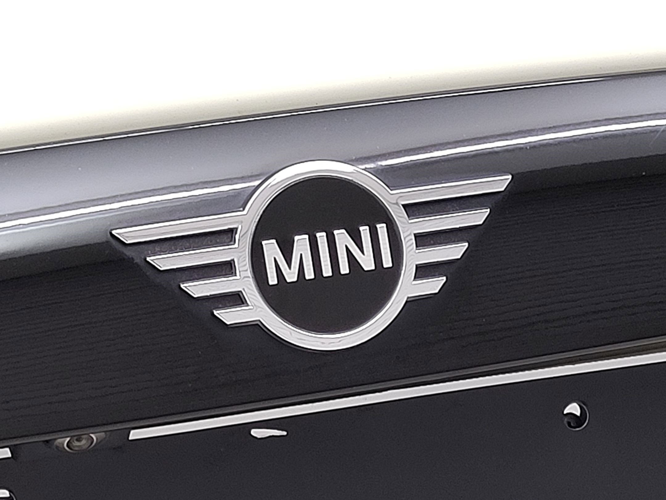 Certified 2020 MINI Cooper S image 9