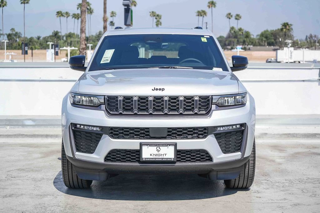 New 2026 Jeep Grand Cherokee Limited w/ Limited Altitude Package AWD/4WD image 3