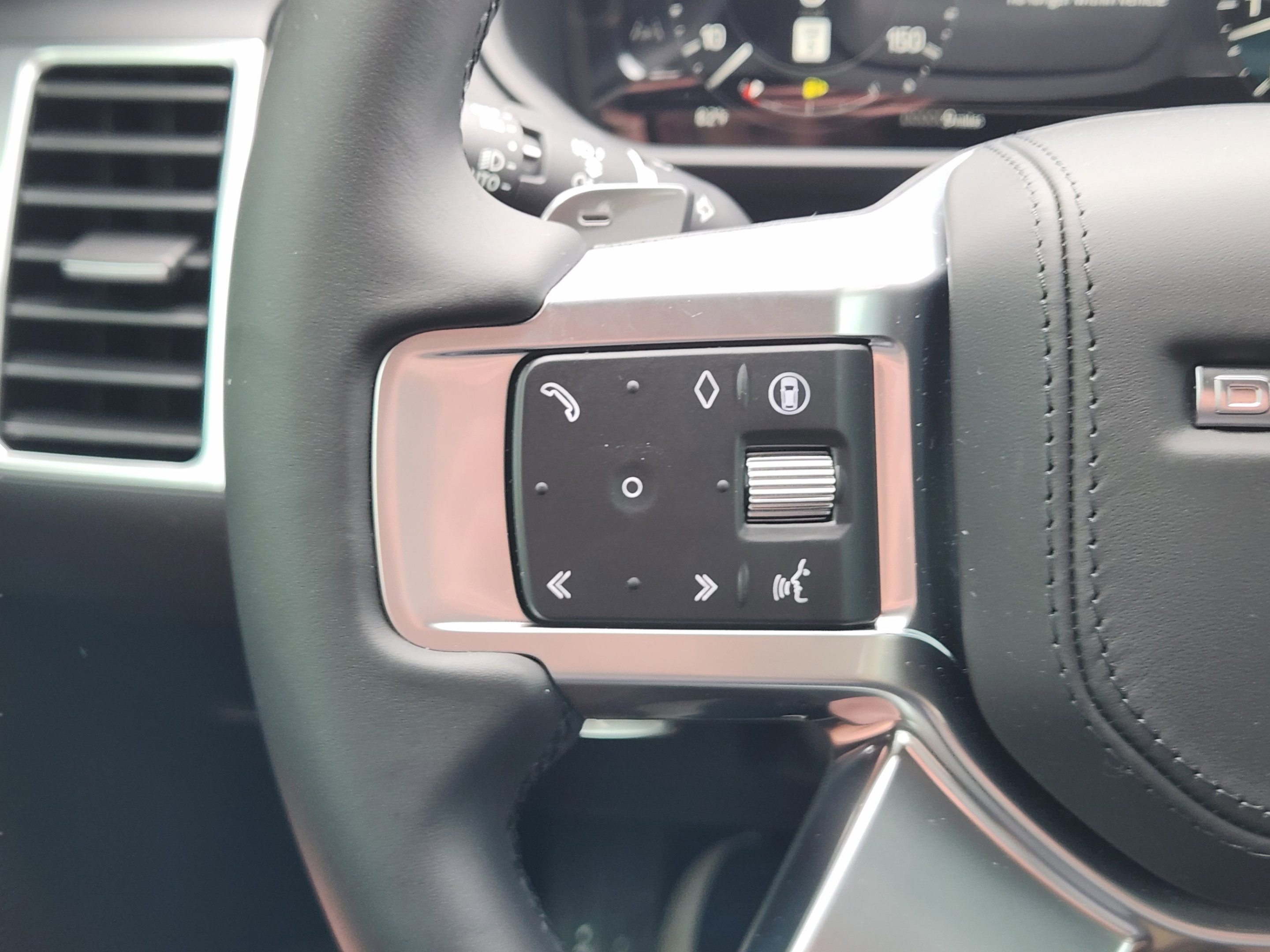 New 2026 Land Rover Discovery Limited Edition AWD/4WD image 24