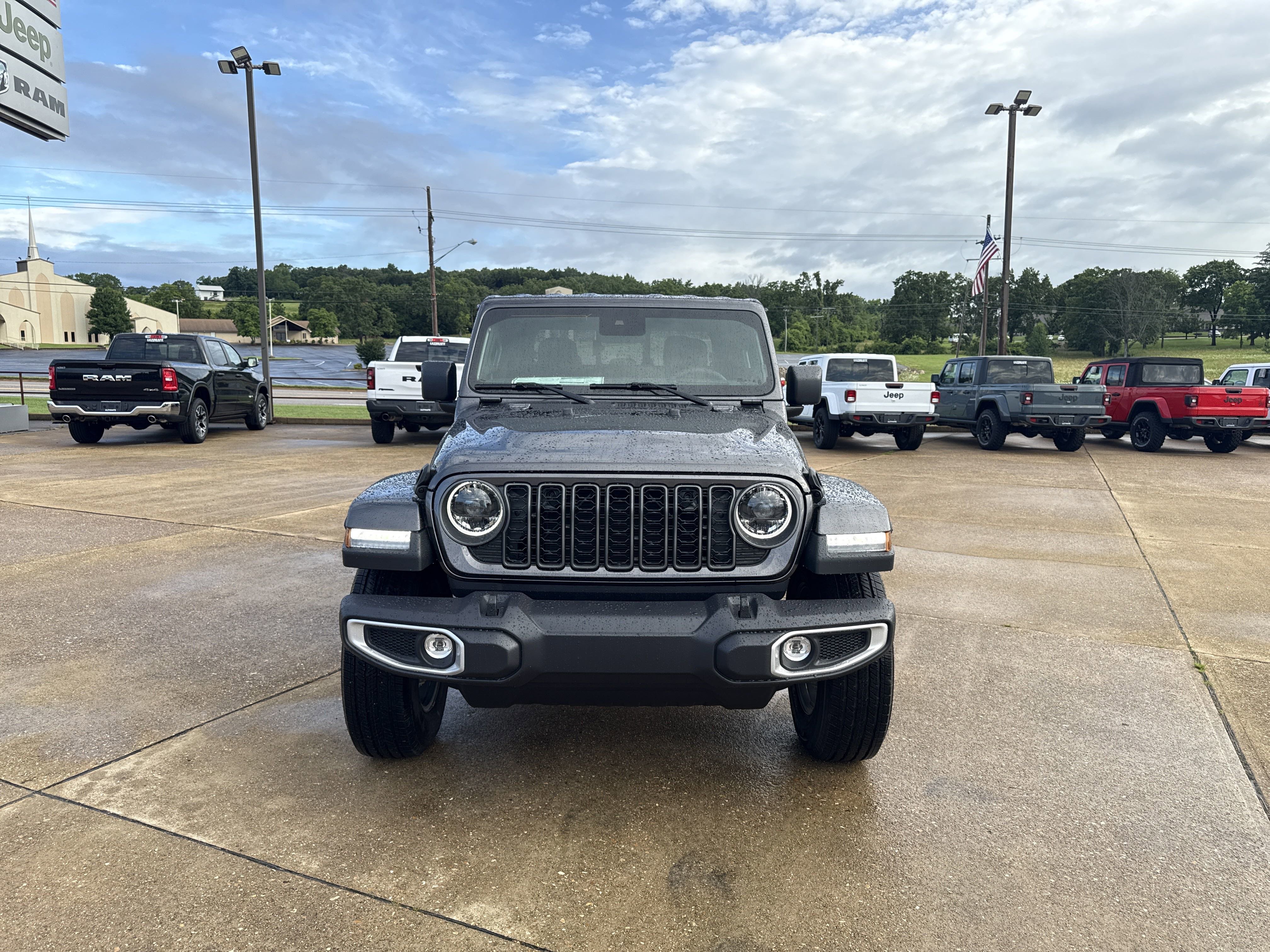 New 2025 Jeep Gladiator Sport w/ Premium Package image 3