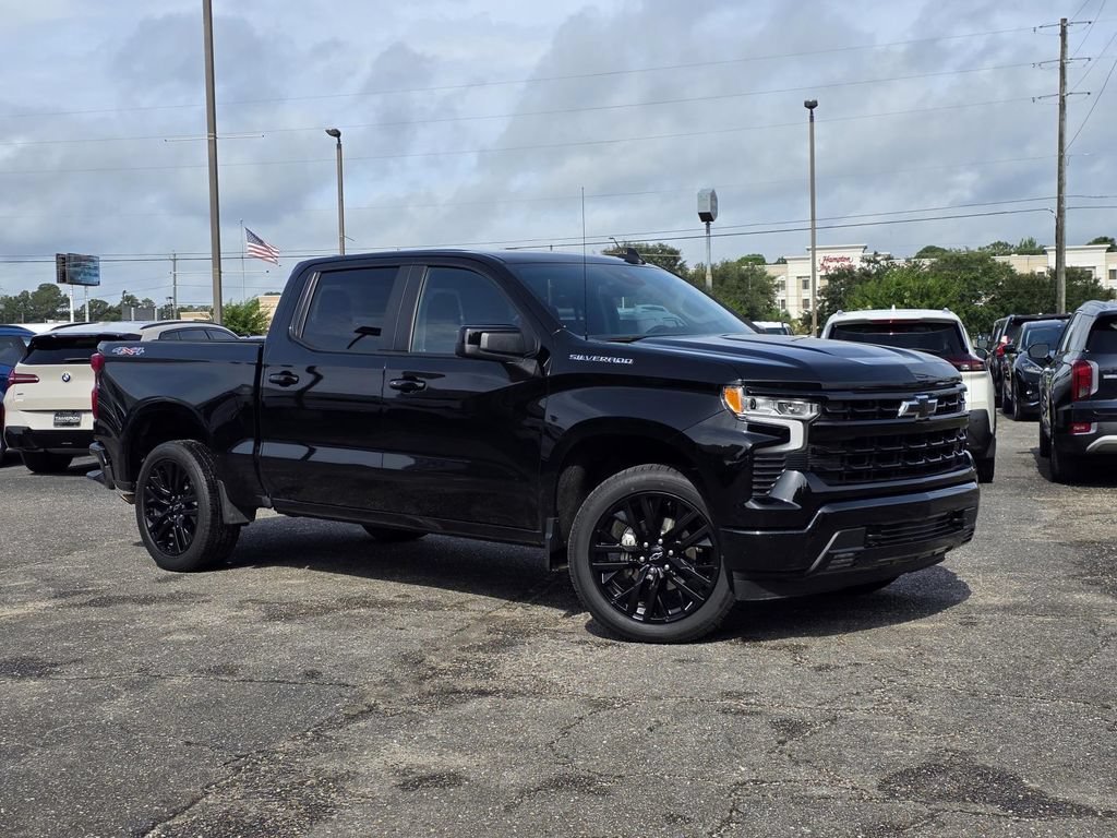 Used 2024 Chevrolet Silverado 1500 RST AWD/4WD image 2