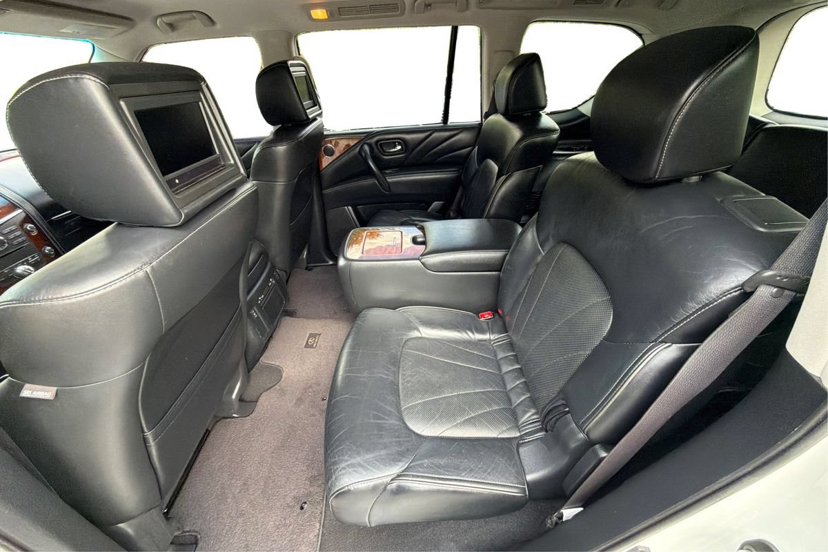 Used 2015 INFINITI QX80 4WD w/ Deluxe Technology Package image 10