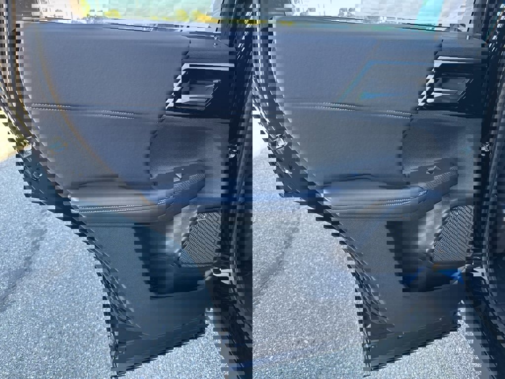 New 2025 Mitsubishi Outlander SE image 30