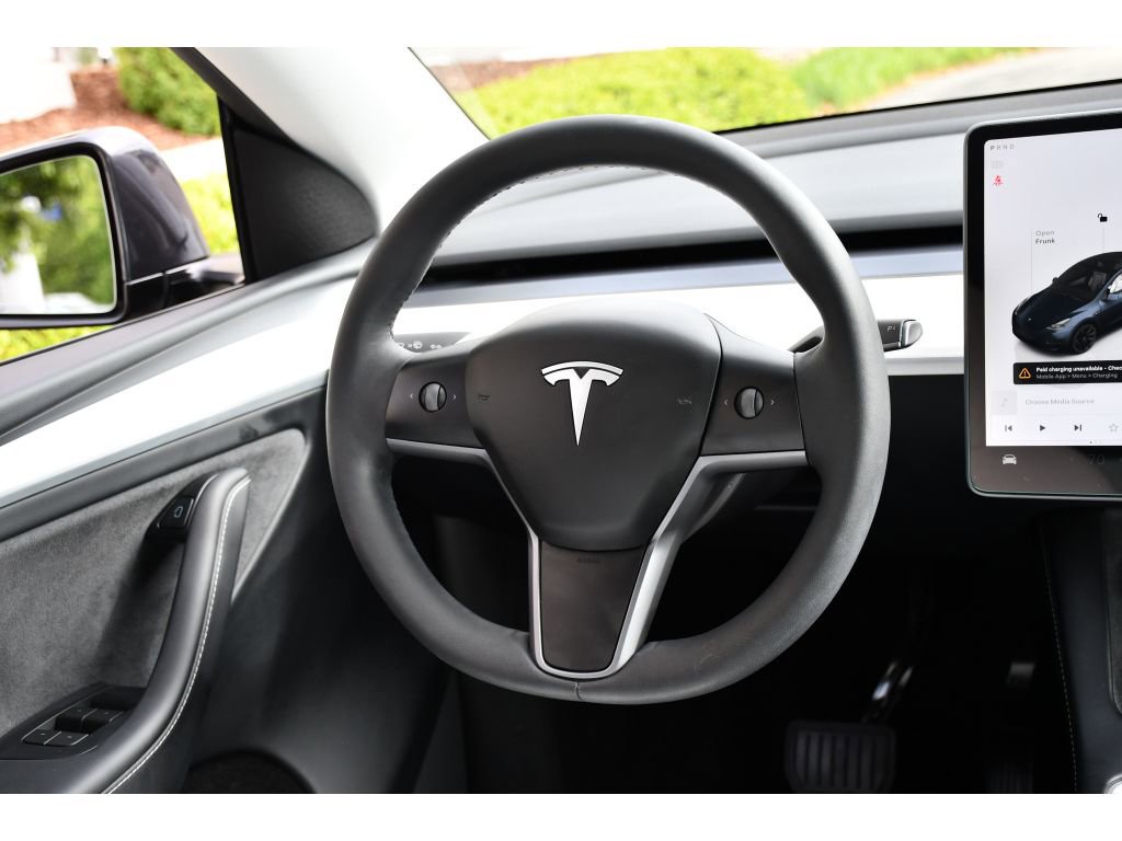 Used 2024 Tesla Model Y Long Range AWD/4WD image 17
