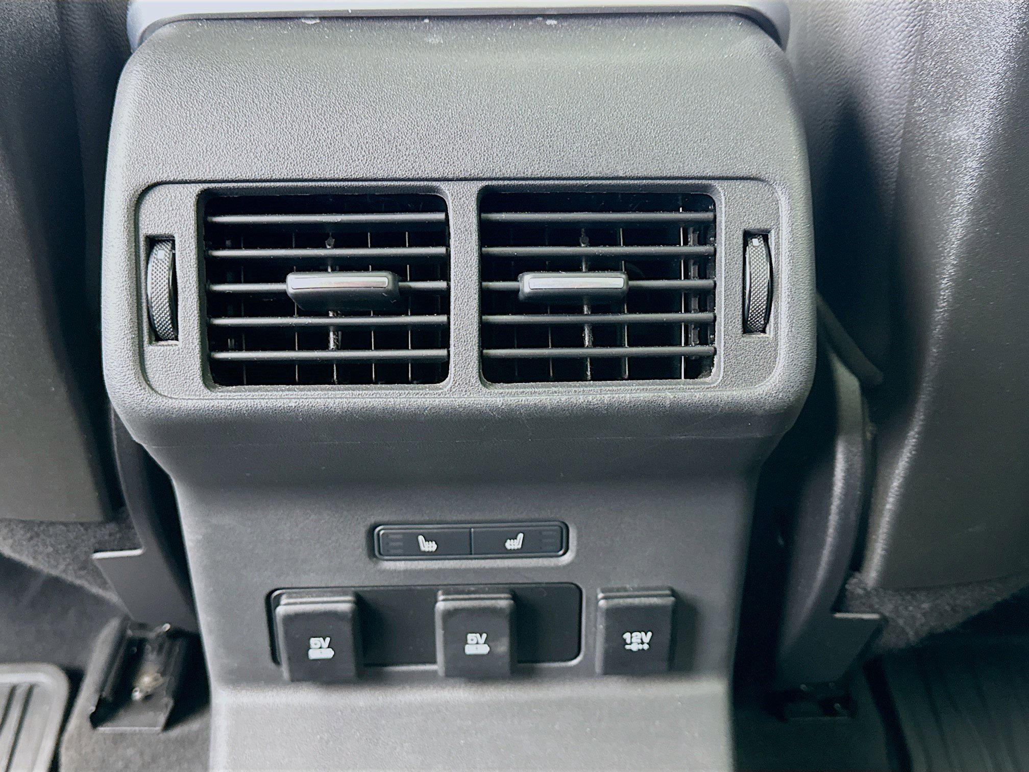 Used 2018 Land Rover Range Rover Velar S image 17