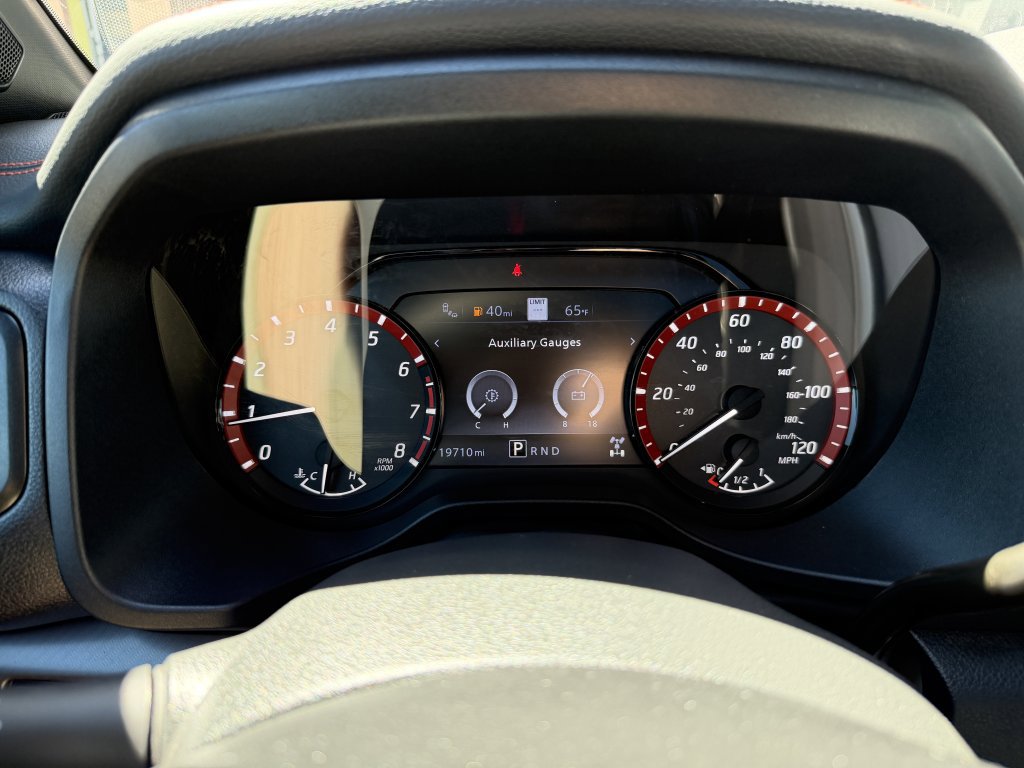 Used 2024 Nissan Titan PRO-4X w/ Pro-4x Convenience Package image 19
