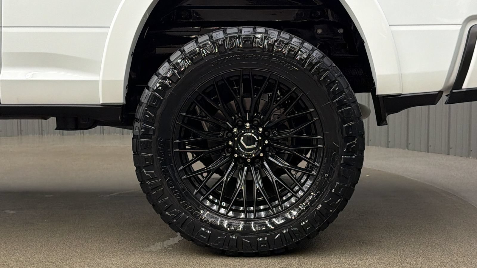 Used 2025 RAM 2500 Limited AWD/4WD image 12