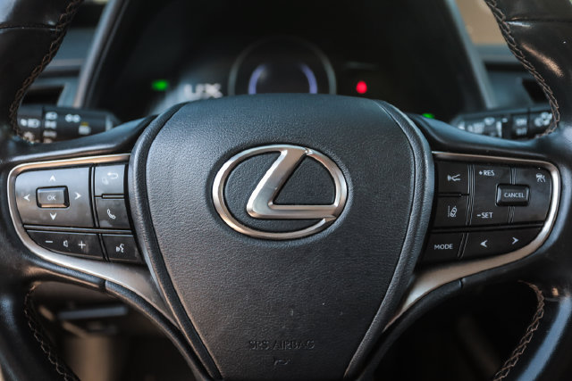 Used 2022 Lexus UX 250h w/ Accessory Package (Z1) AWD/4WD image 34