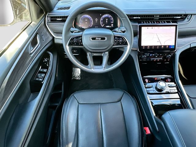 Used 2024 Jeep Grand Cherokee Overland w/ Trailer Tow Package AWD/4WD image 25