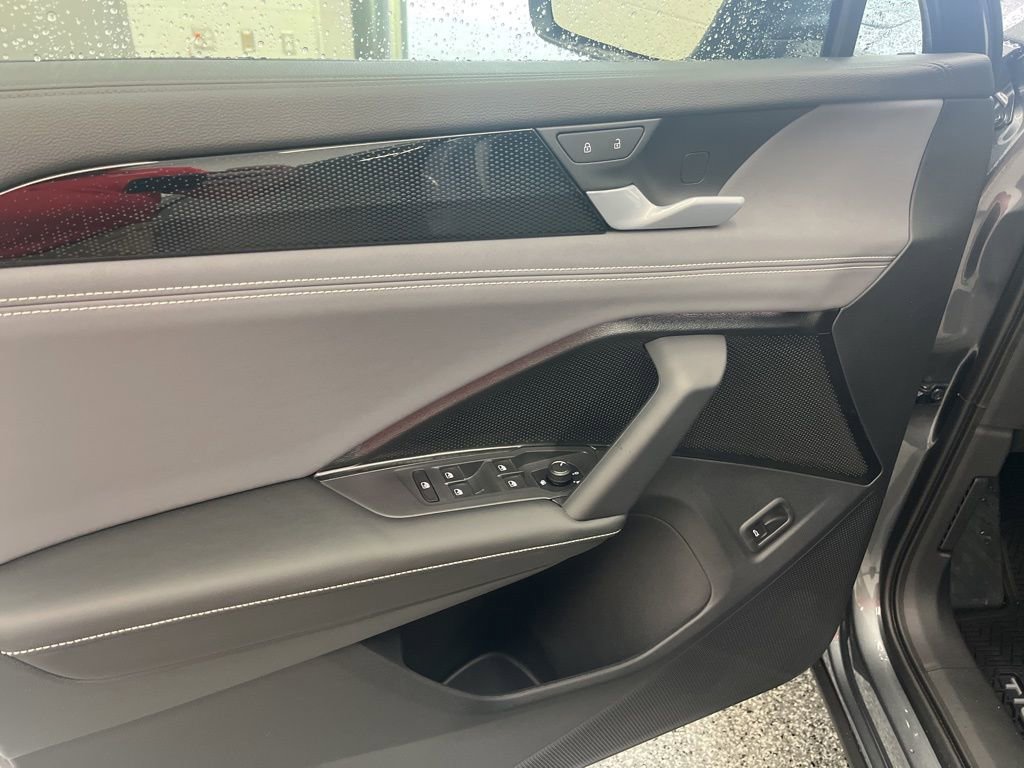 New 2026 Volkswagen Tiguan SE AWD/4WD image 11