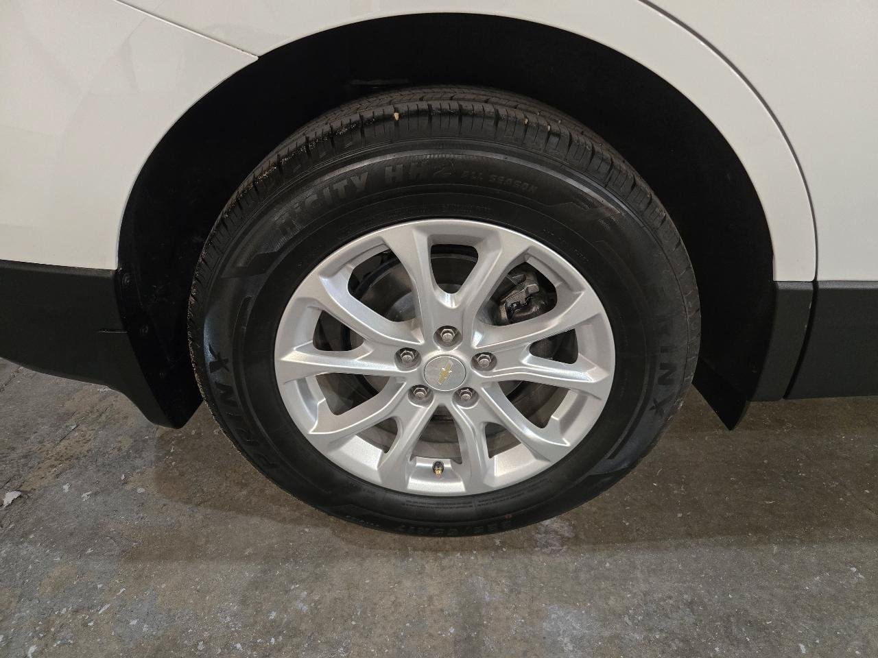 Used 2021 Chevrolet Equinox LS w/ LS Convenience Package FWD image 23