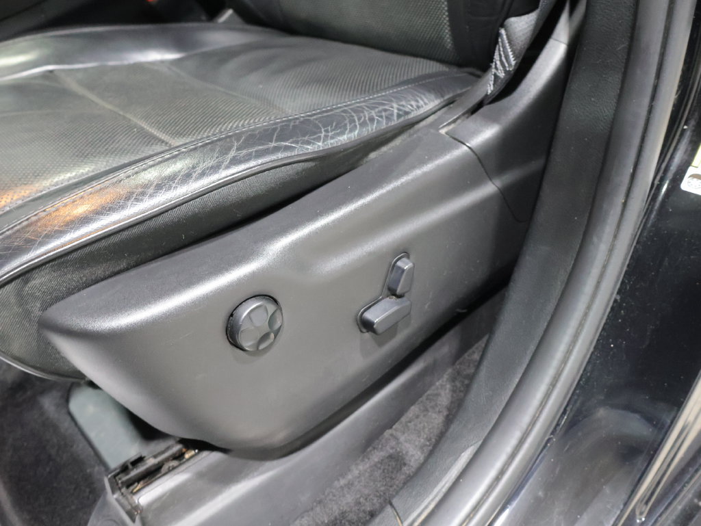 Used 2018 Jeep Grand Cherokee Overland AWD/4WD image 11