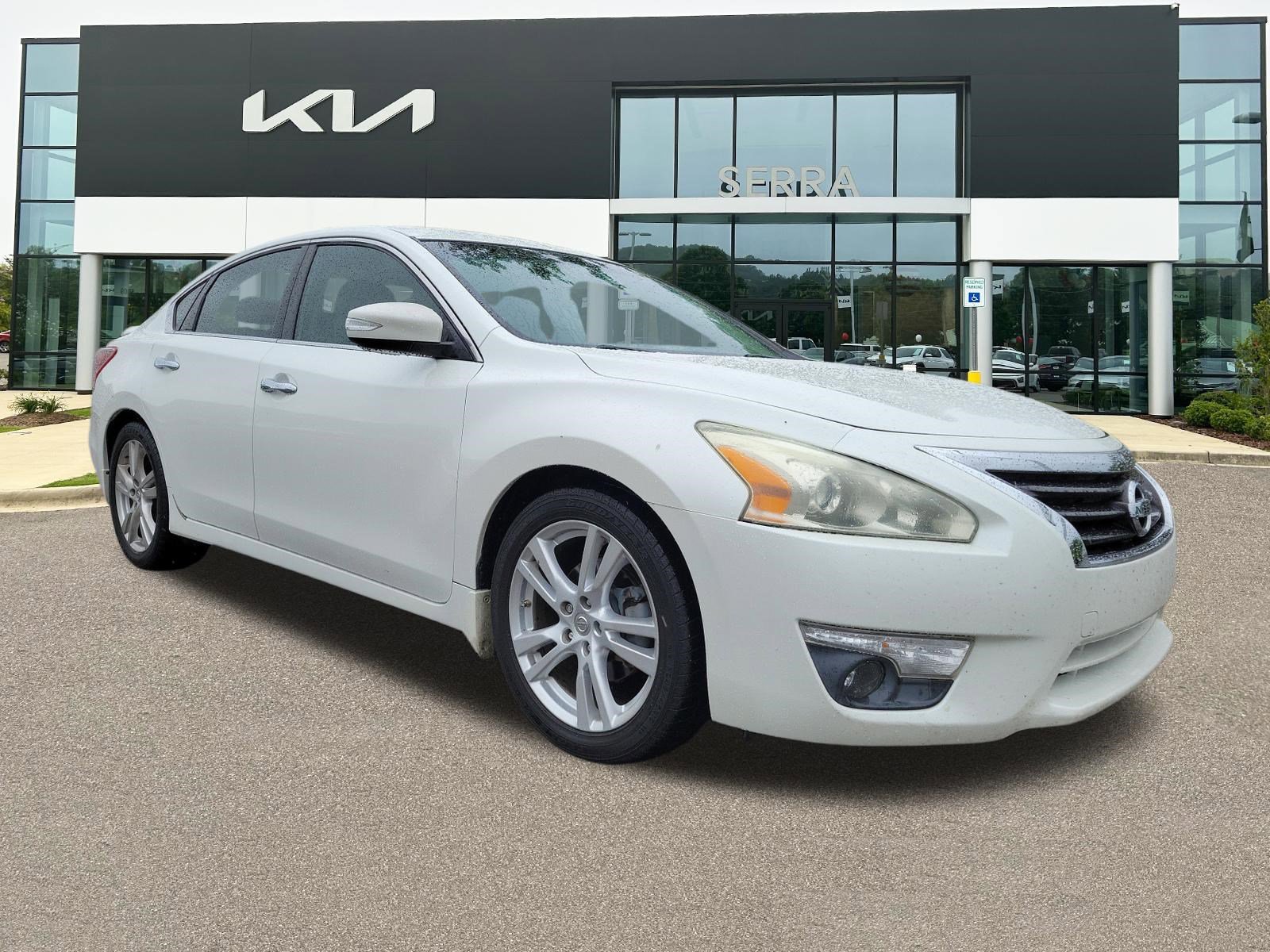 Used 2013 Nissan Altima 3.5 SL FWD image 1