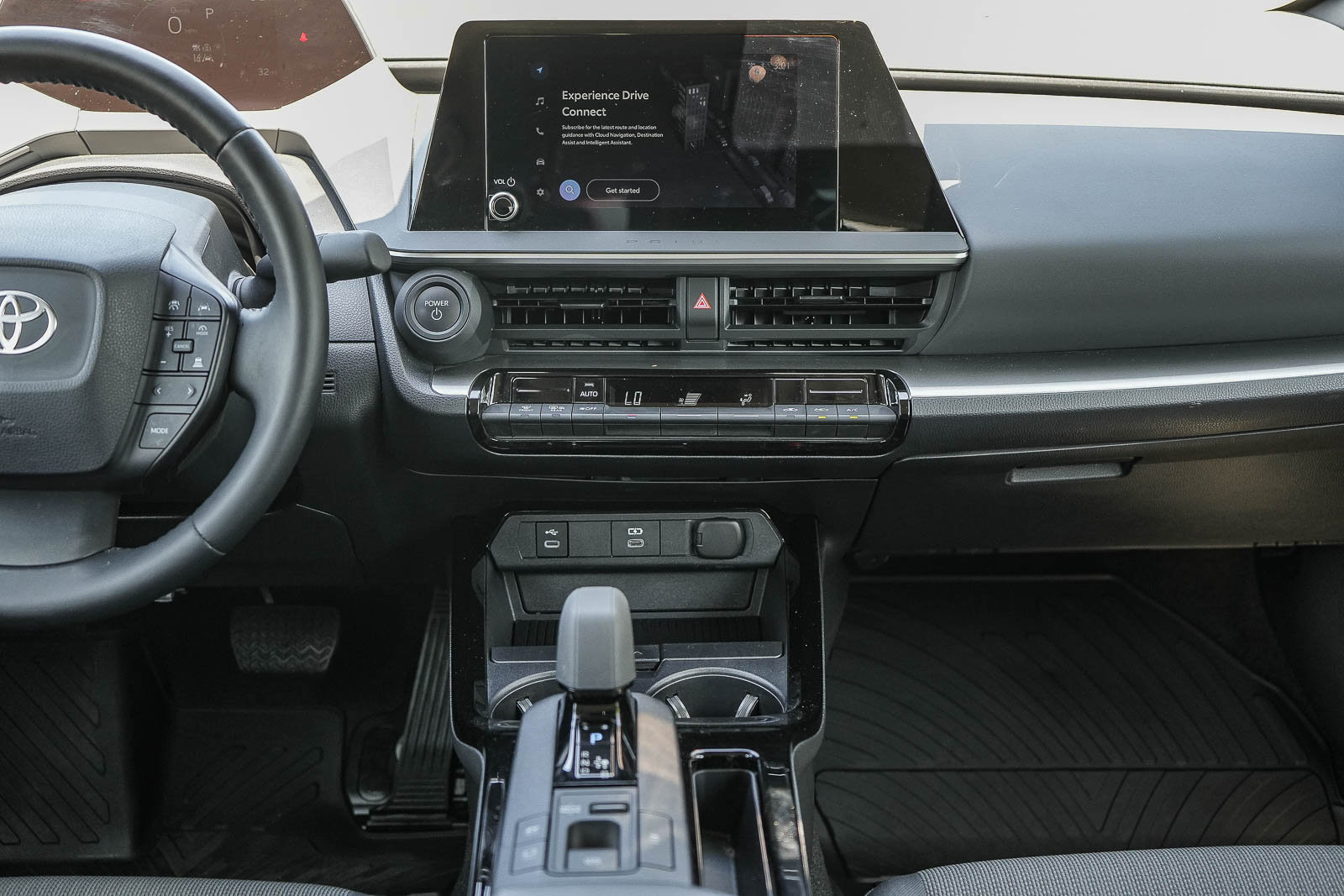 Used 2025 Toyota Prius LE FWD image 13