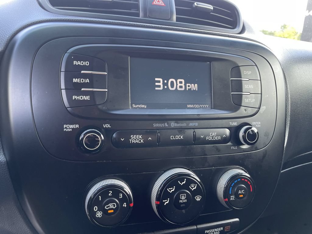 Used 2016 Kia Soul + FWD image 10