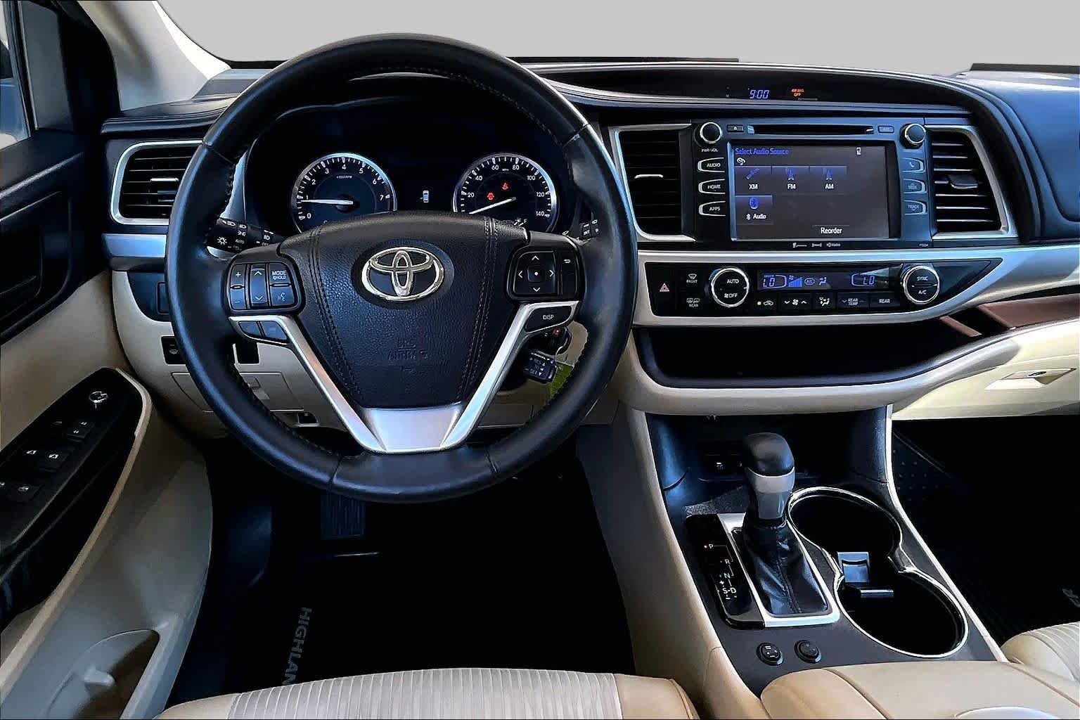 Used 2016 Toyota Highlander Plus FWD image 6