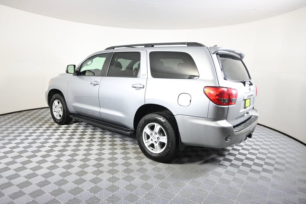 Used 2016 Toyota Sequoia SR5 AWD/4WD image 4