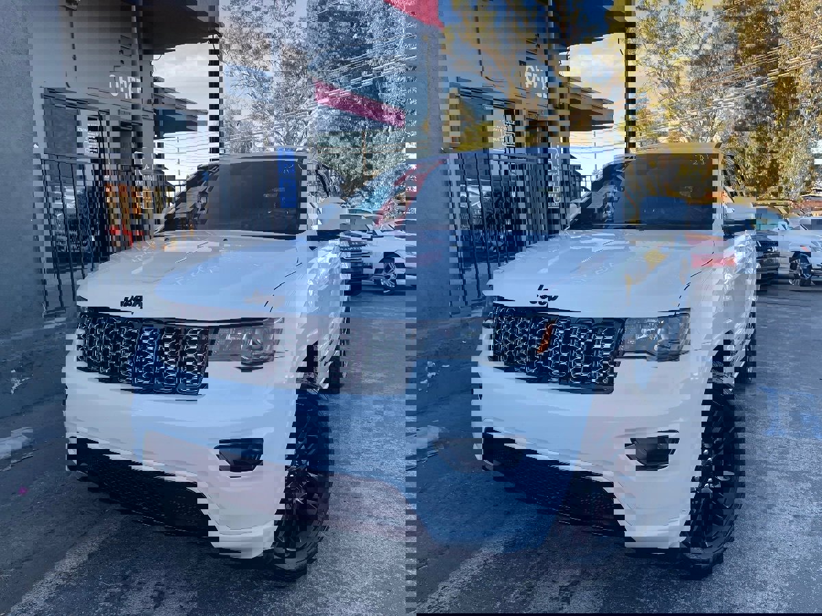 Used 2018 Jeep Grand Cherokee Altitude