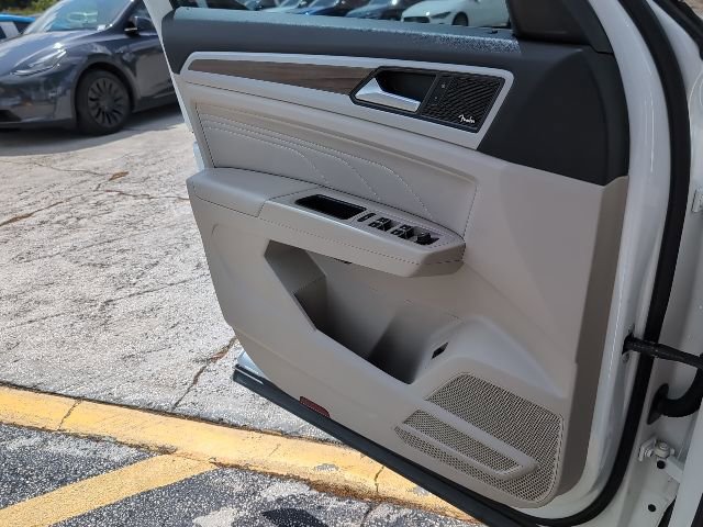 Certified 2021 Volkswagen Atlas SEL Premium image 23