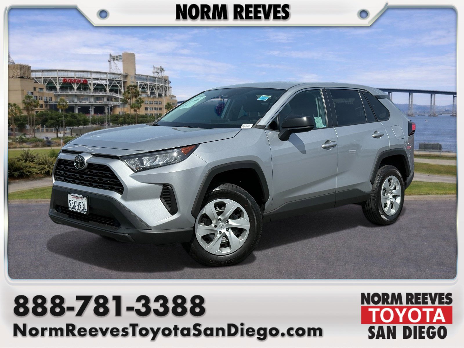 Used 2022 Toyota RAV4 LE image 1