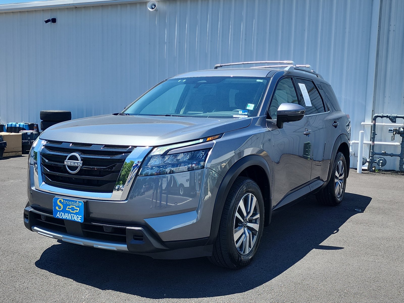 Used 2025 Nissan Pathfinder SL AWD/4WD video 1