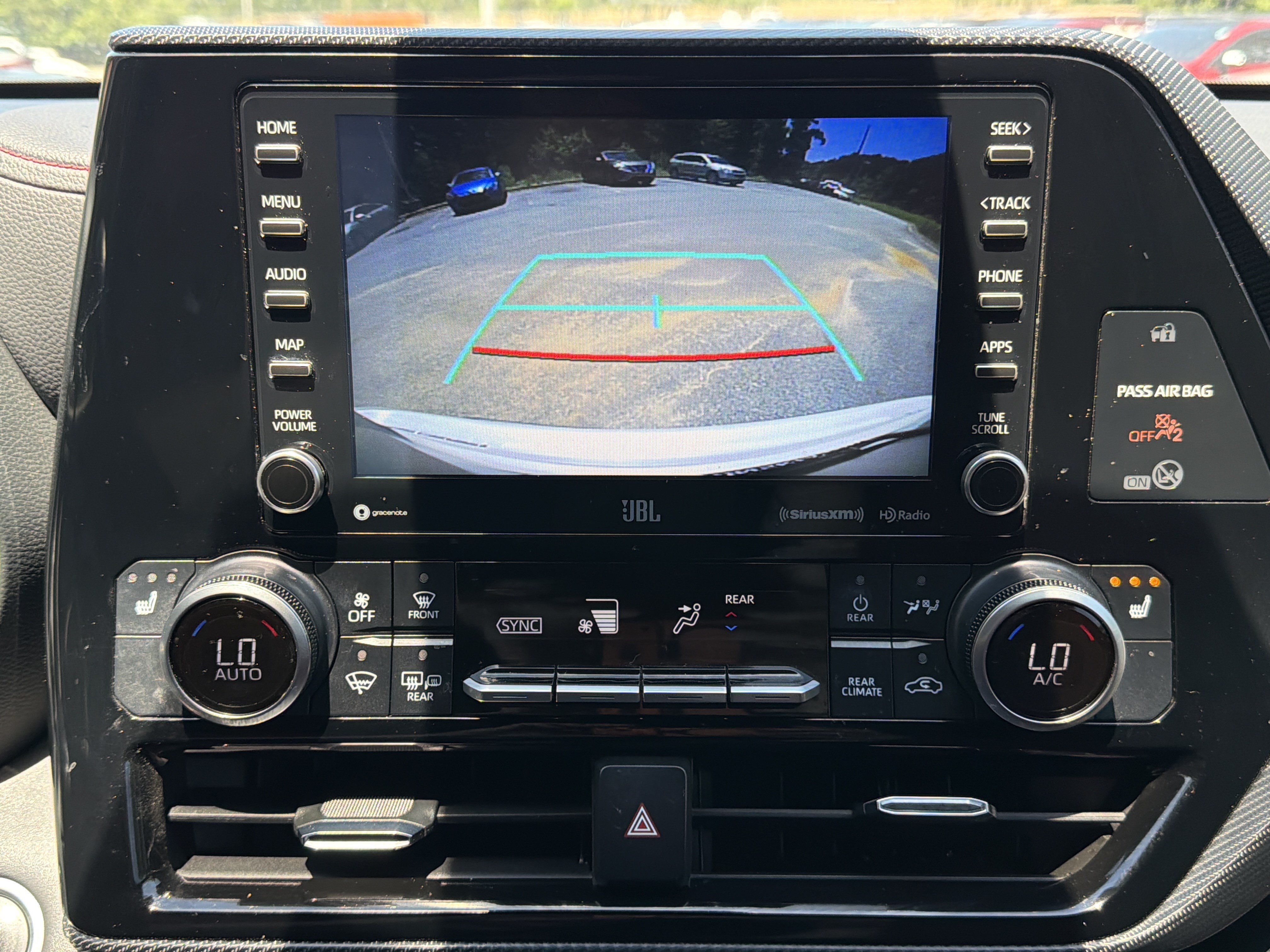 Used 2021 Toyota Highlander XSE AWD/4WD image 7