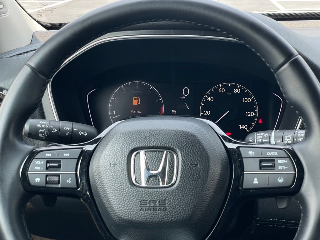 Certified 2025 Honda Pilot Touring image 12