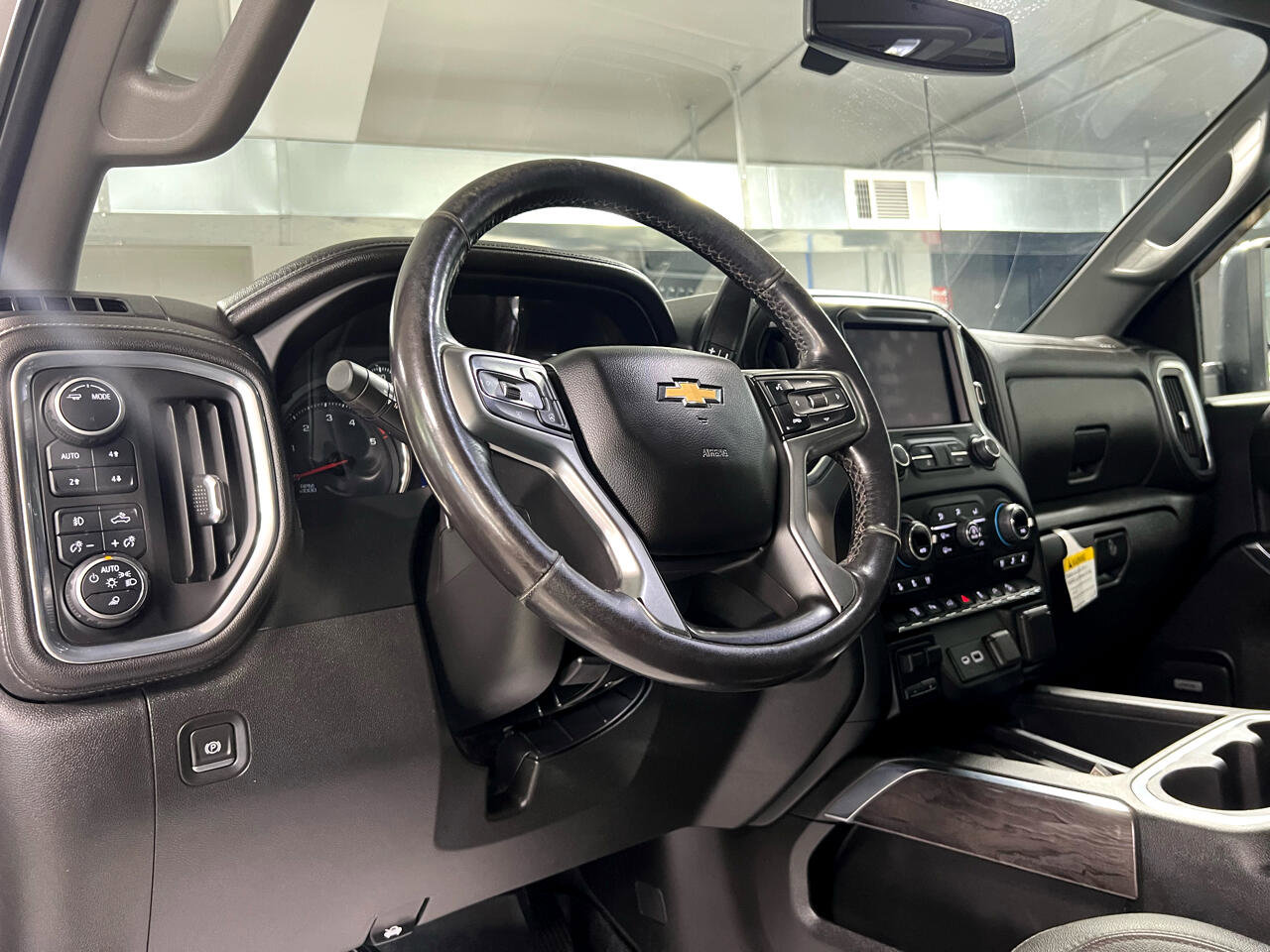 Used 2022 Chevrolet Silverado 3500 LTZ image 20