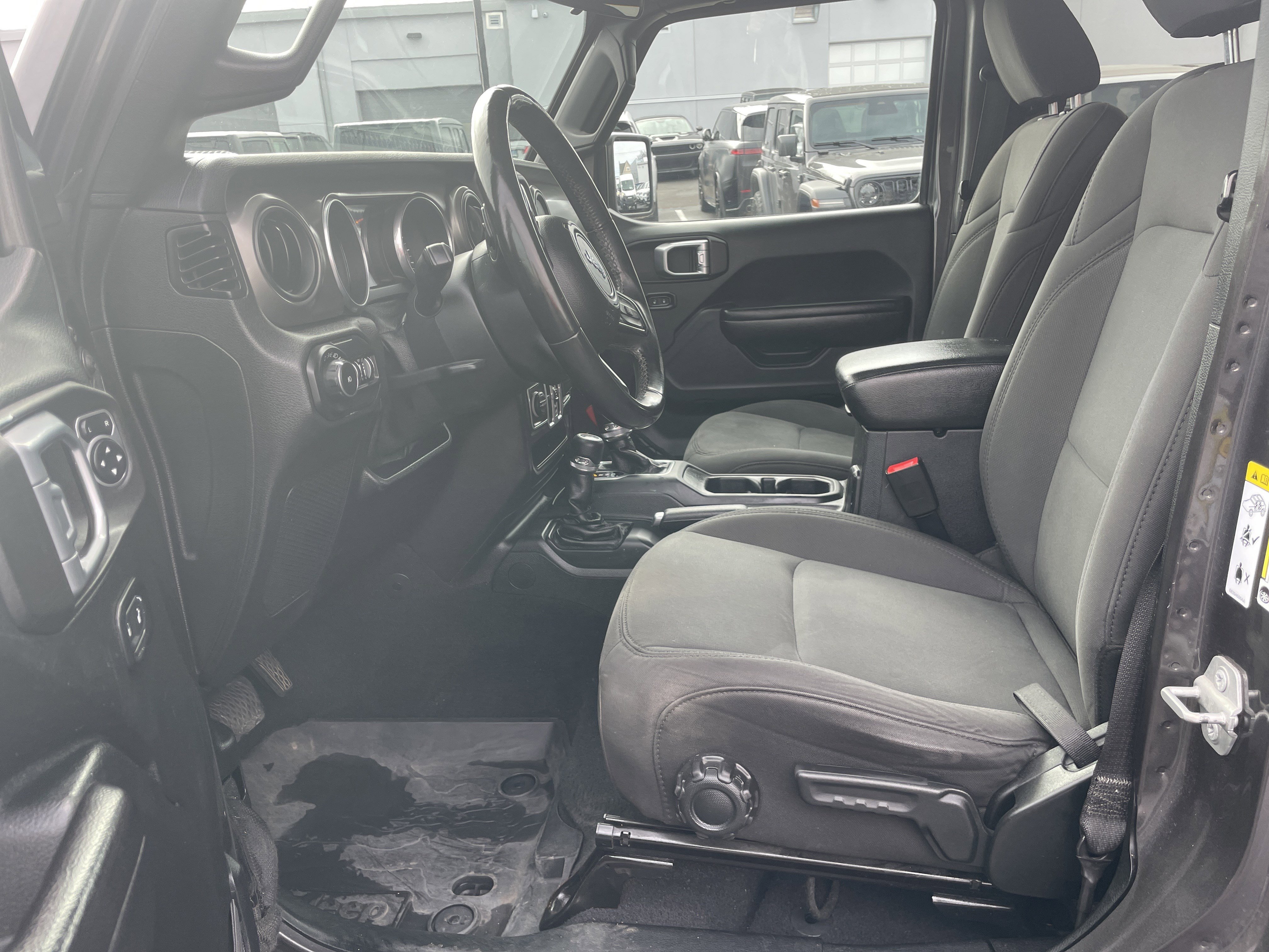 Used 2018 Jeep Wrangler Unlimited Sport S image 36