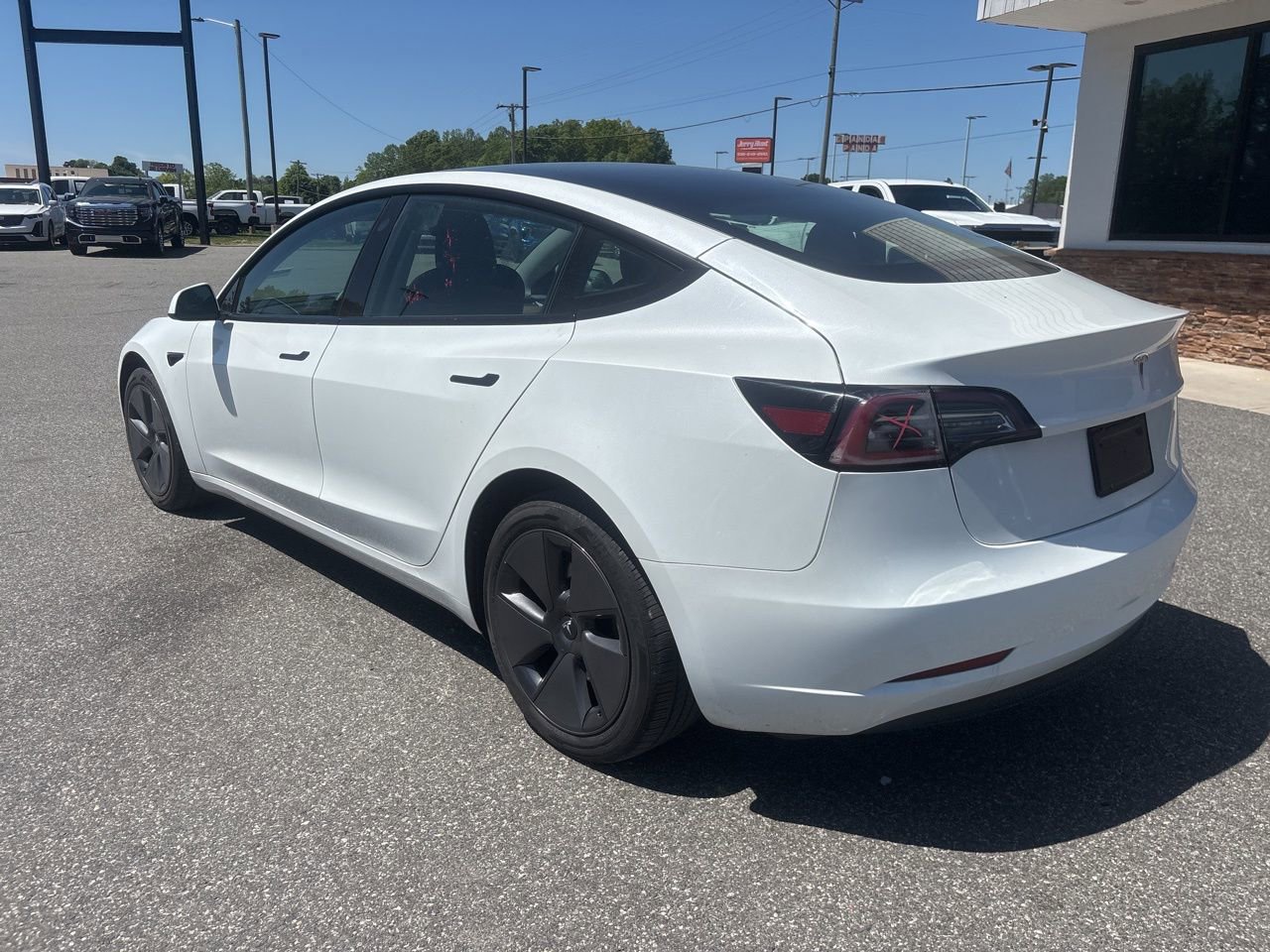 Used 2023 Tesla Model 3 Standard Range image 5